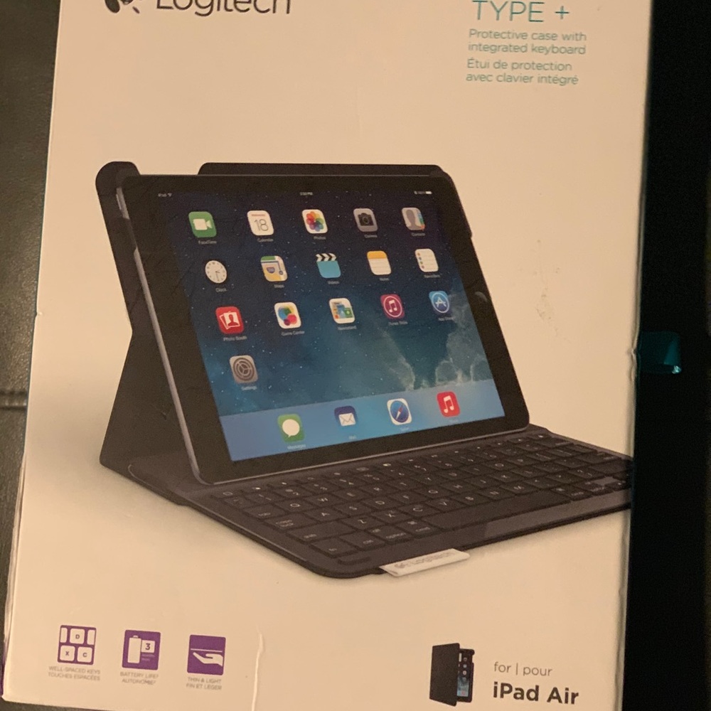 Logitech IPad Air Intregrated Keyboard & Case - Picture 2 of 3